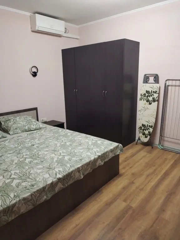 Апартамент 8