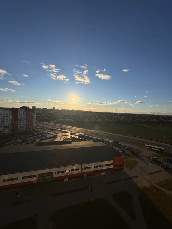 Уютная светлая квартира с самыми красивыми закатами