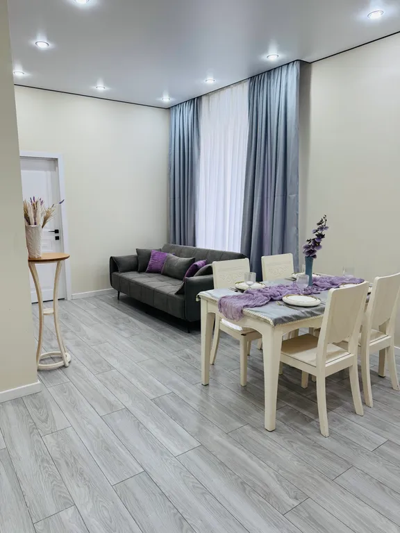 Просторный апартамент в центре Алматы Mega park