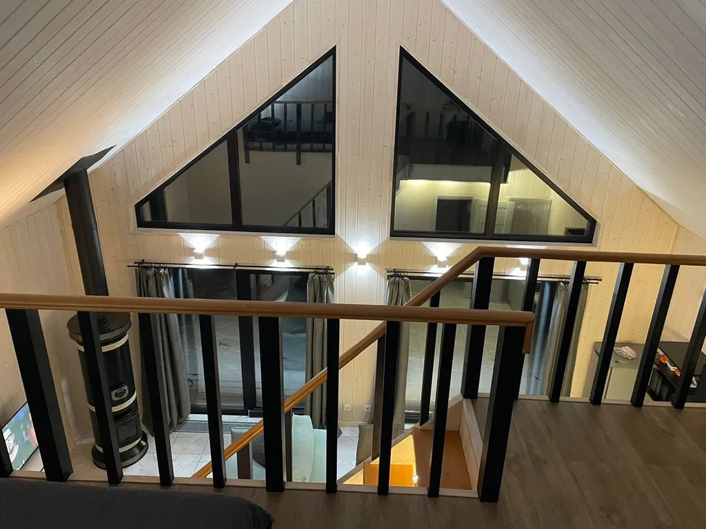 Барни с видом на лес с сауной