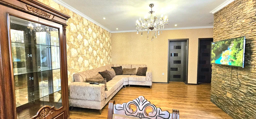 Квартира рядом метро 28 май