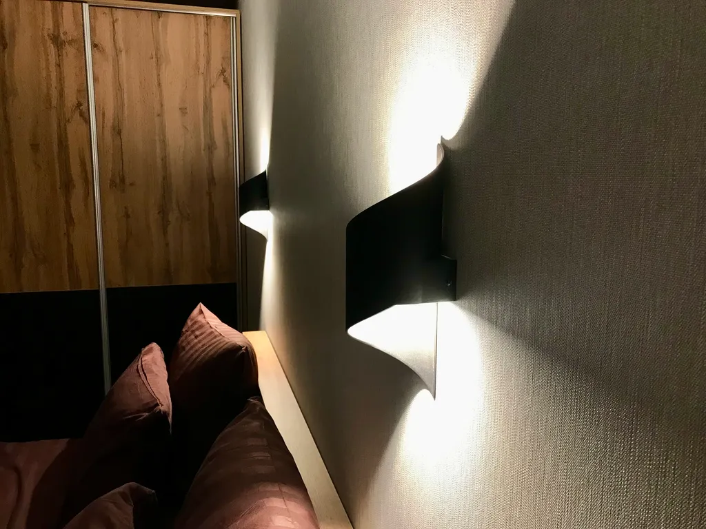 Евродвушка бизнес-класса с красивым видом на поля и шоссе