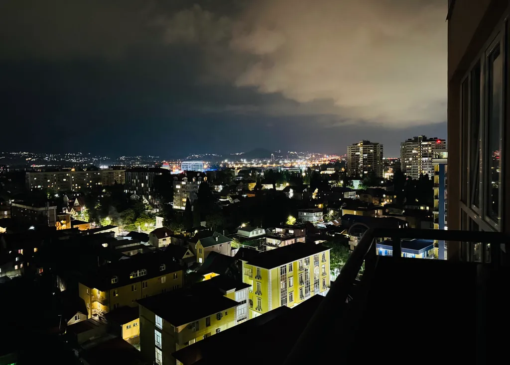 Квартира с видом на море и горы в центре Адлера