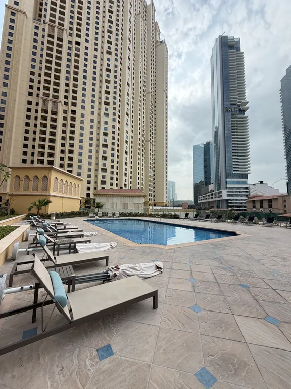 Студия с видом на море