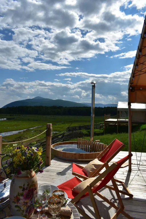 Глэмпинг на Байкале