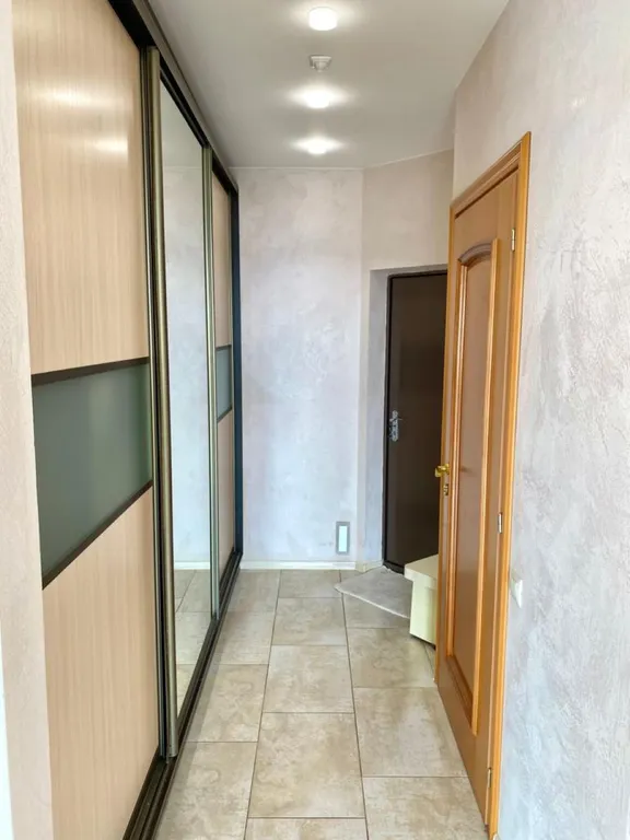 Квартира-студия с видом на море, парк Чаир и гору Ай-Петри