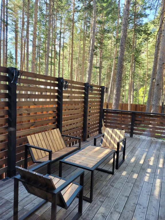 Уютный дом в сосновом бору с видом на горы