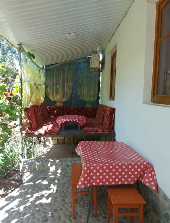 Коттедж с тапчаном