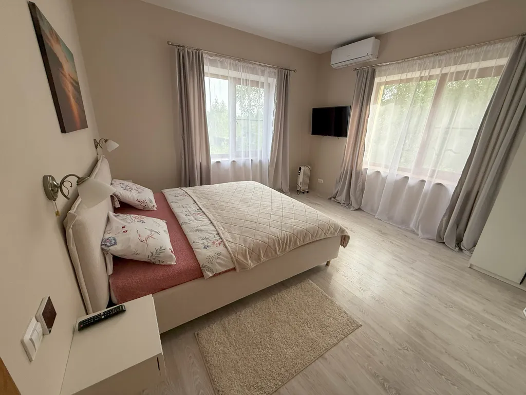 Новый уютный дом с баней у леса