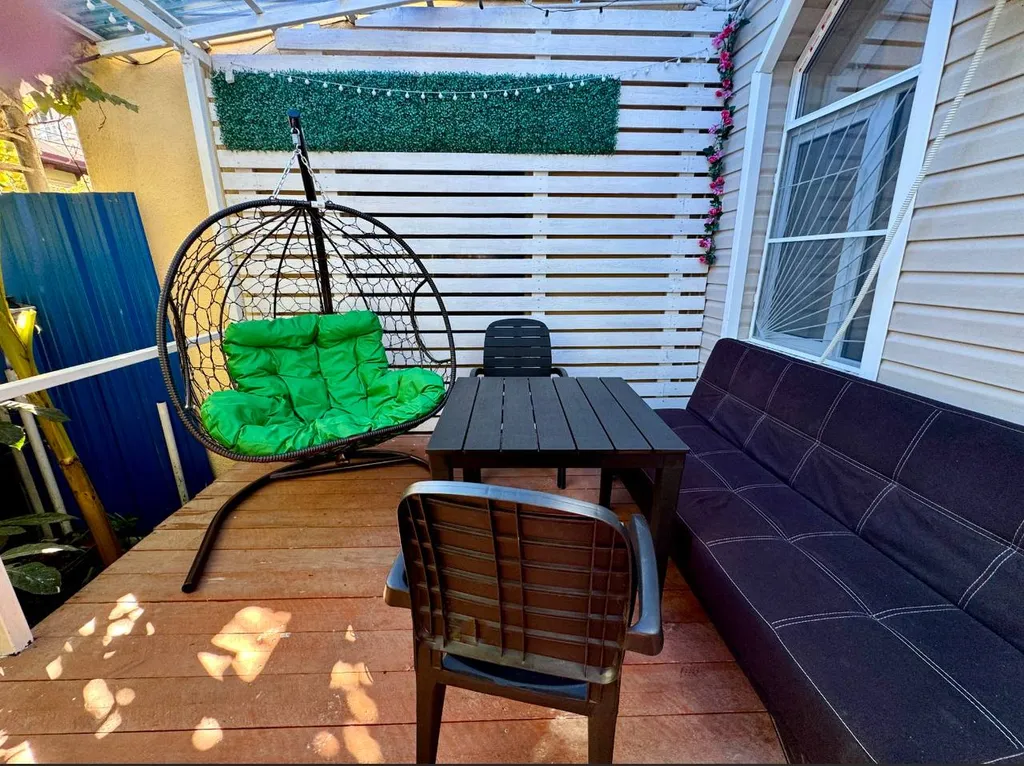 Коттедж Домик с террасой в центре — Сочи