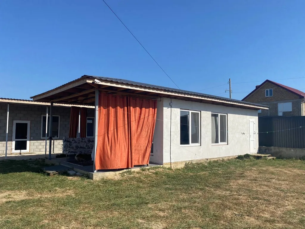 Гостевой четырехместный домик в Орловке