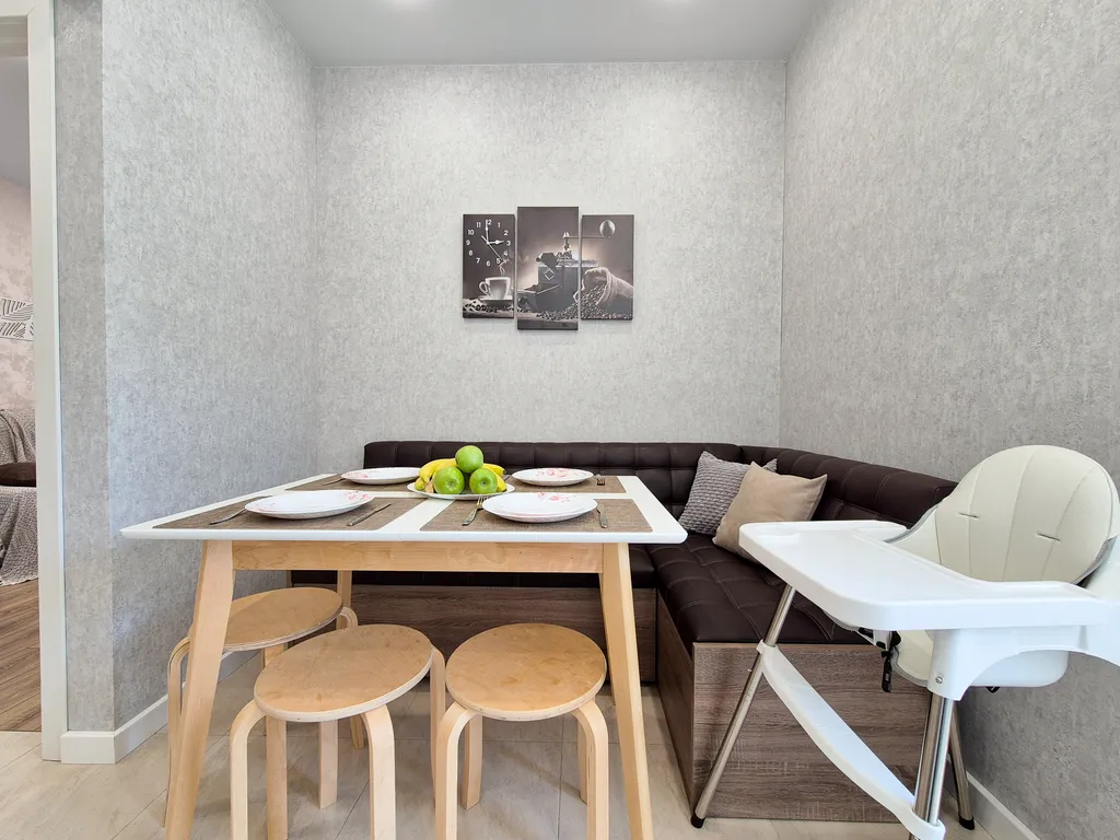 Потрясающая квартира с двумя балконами и видом на реку, лес и горы