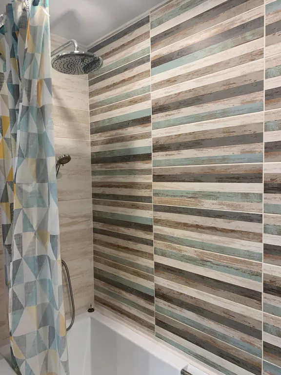 Уютный дом на берегу реки