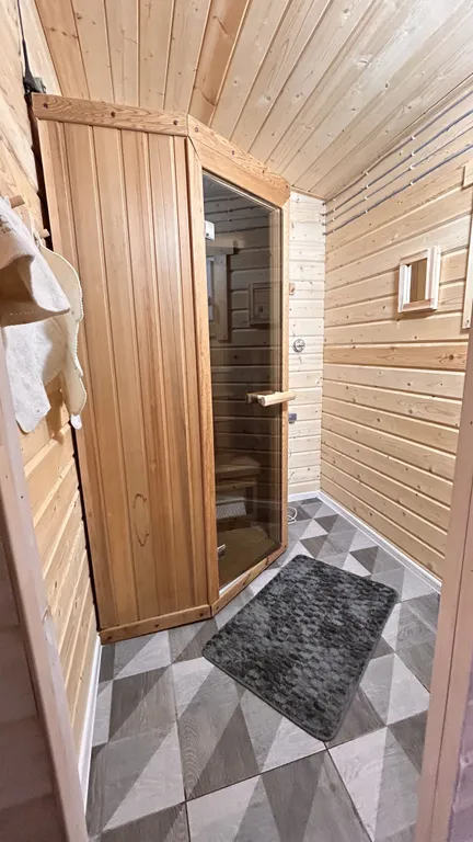 Коттедж Уютный домик на берегу реки — Тверь