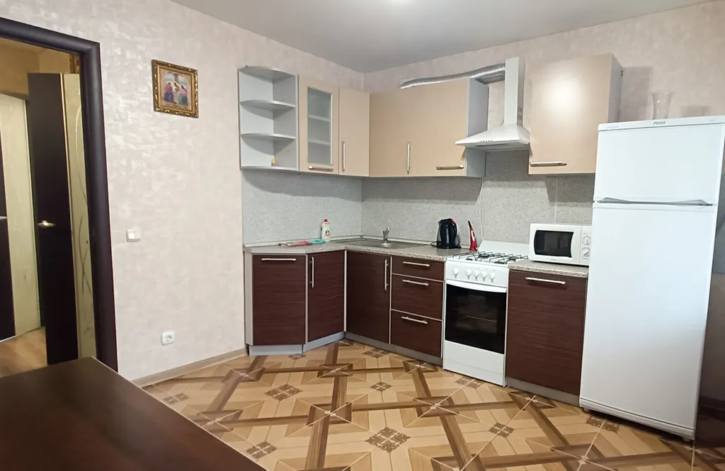 Уютная 2-комнатная квартира Симанина 5