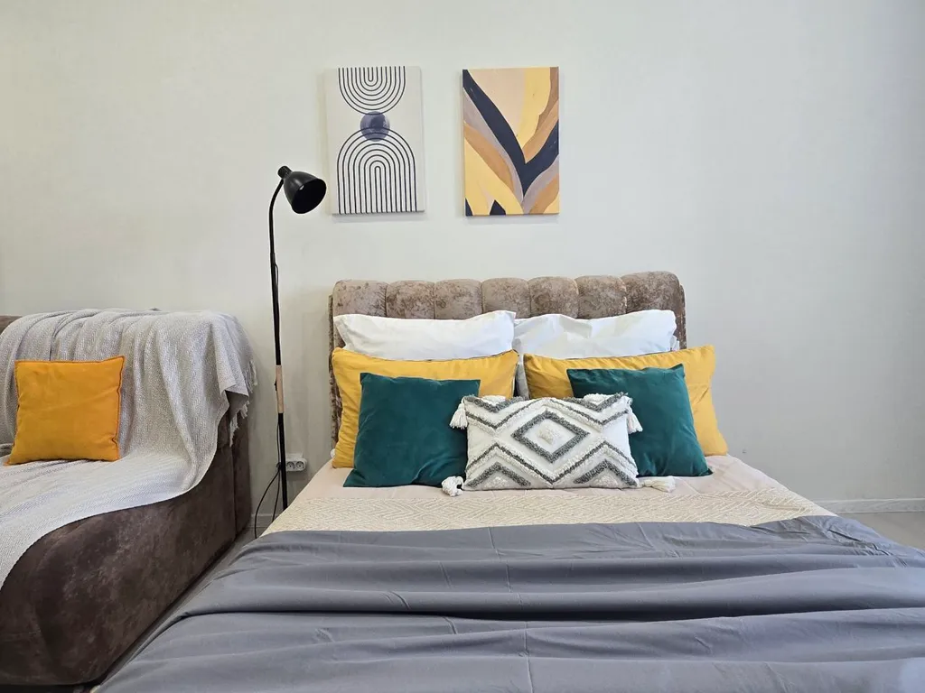 С видом на Успенский, бесконтактное заселение