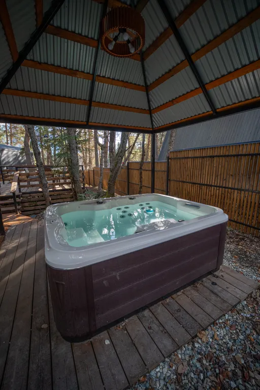 Коттедж с частной территорией и джакузи Green