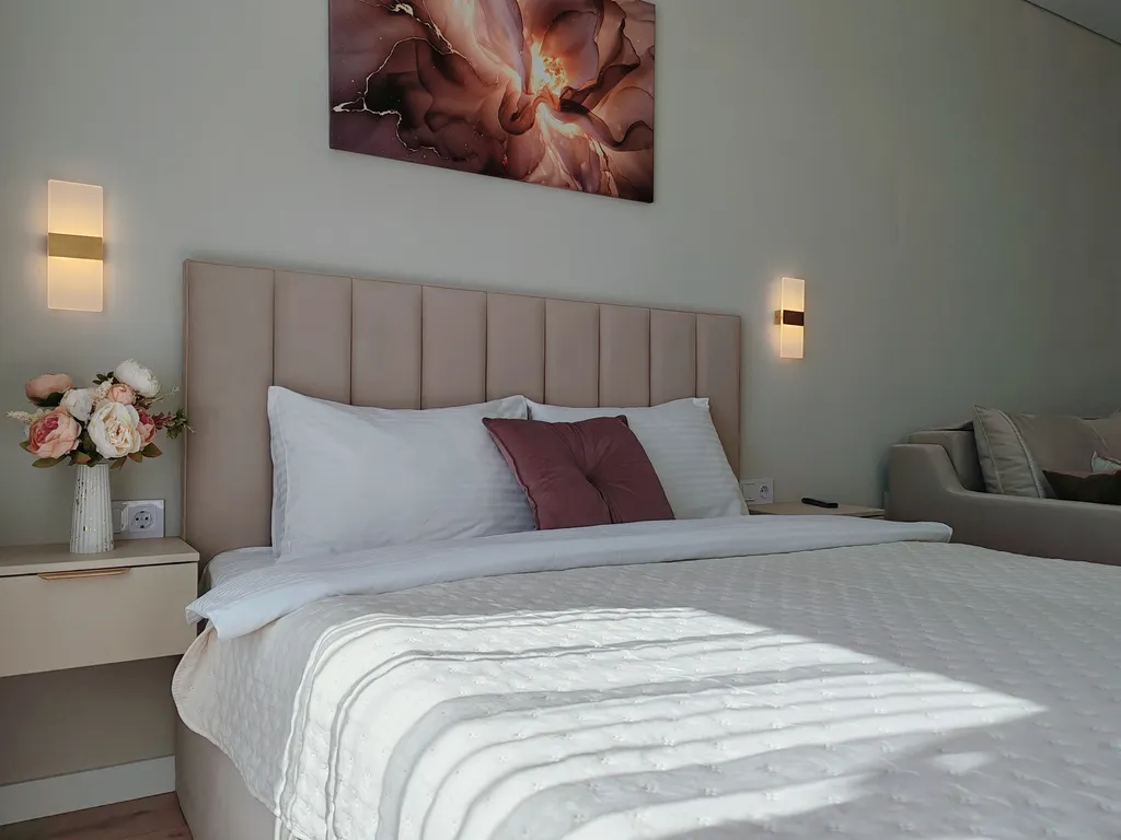 Квартира с видом на сквер Героев России