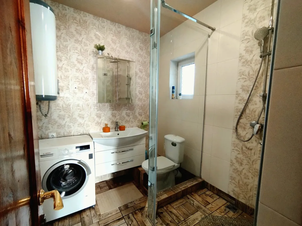 Дом в пригороде Новороссийска по дороге в сторону Абрау Дюрсо