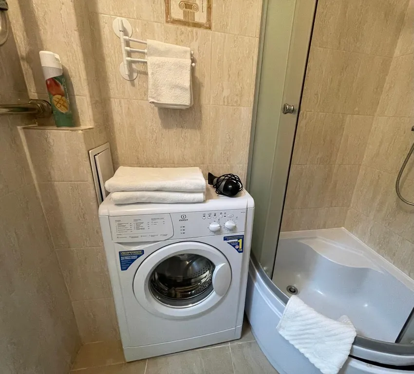 Квартира Квартира Уютная студия в Шушарах для командировочных, пар и пар с детьми — Шушары