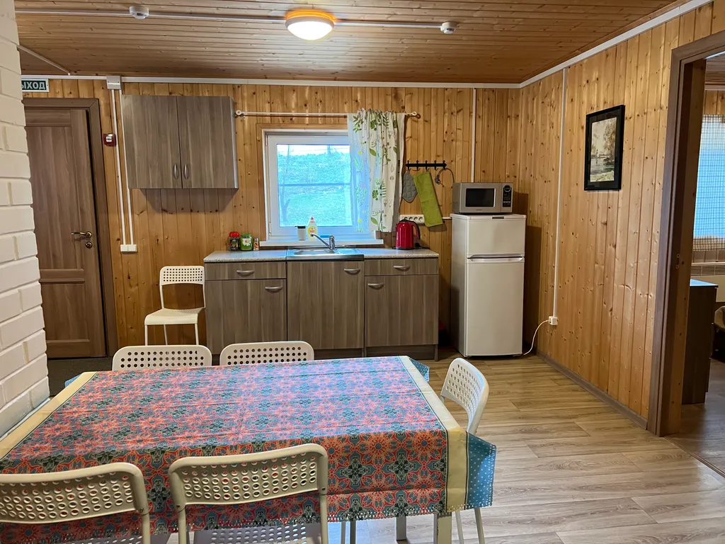 Домик у озера