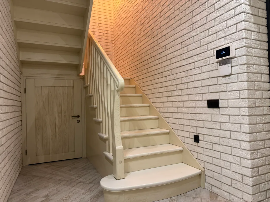 Часть дома на море с баней