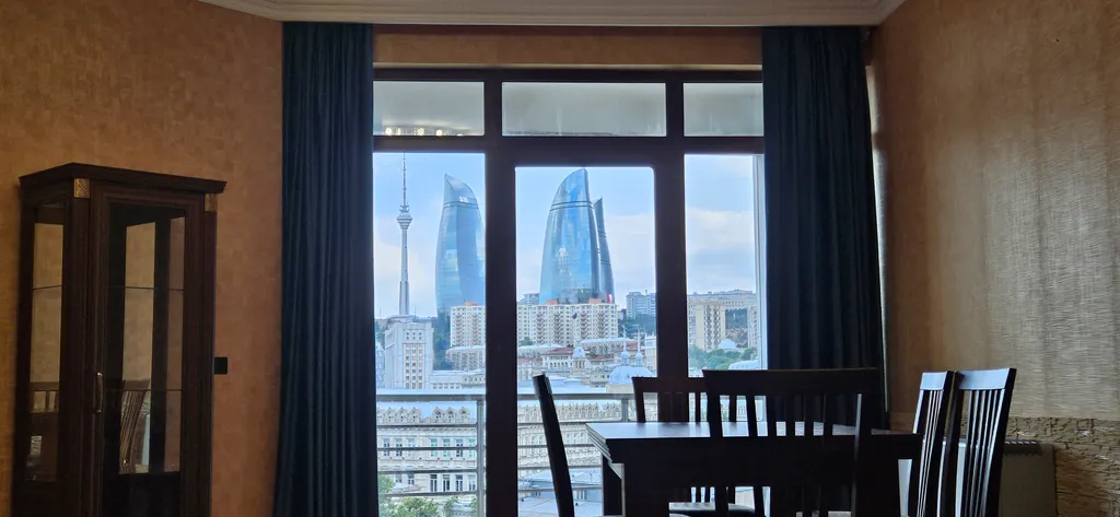 Квартира с видом на Пламенные Башни — аренда посуточно в Баку