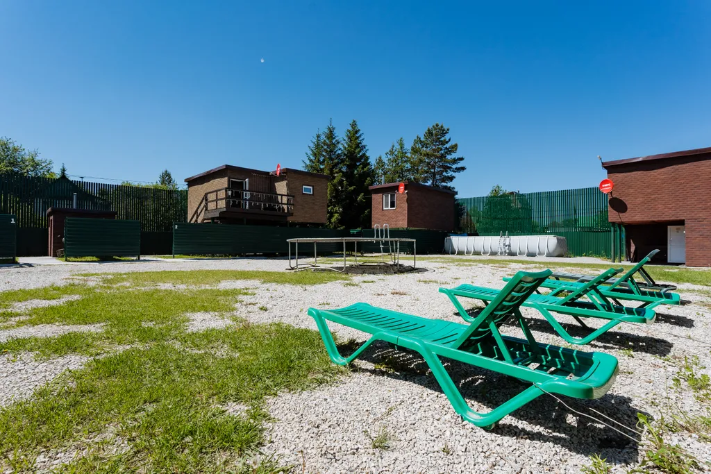 Бунгало на берегу озера в границе леса