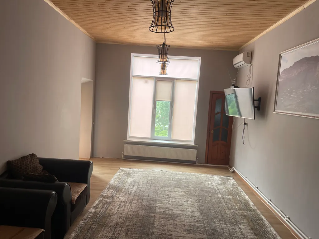 Коттедж Уютный дом у мopя с садом перед домом — Махачкала