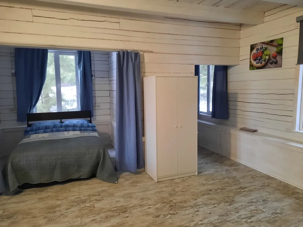 Коттедж с камином и видом на озеро