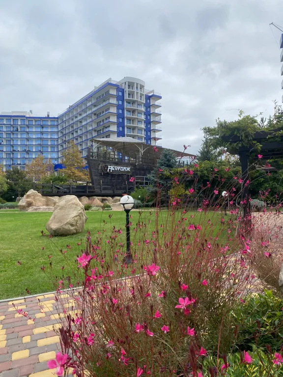 Аквамарин недалеко от моря с бассейном и банями