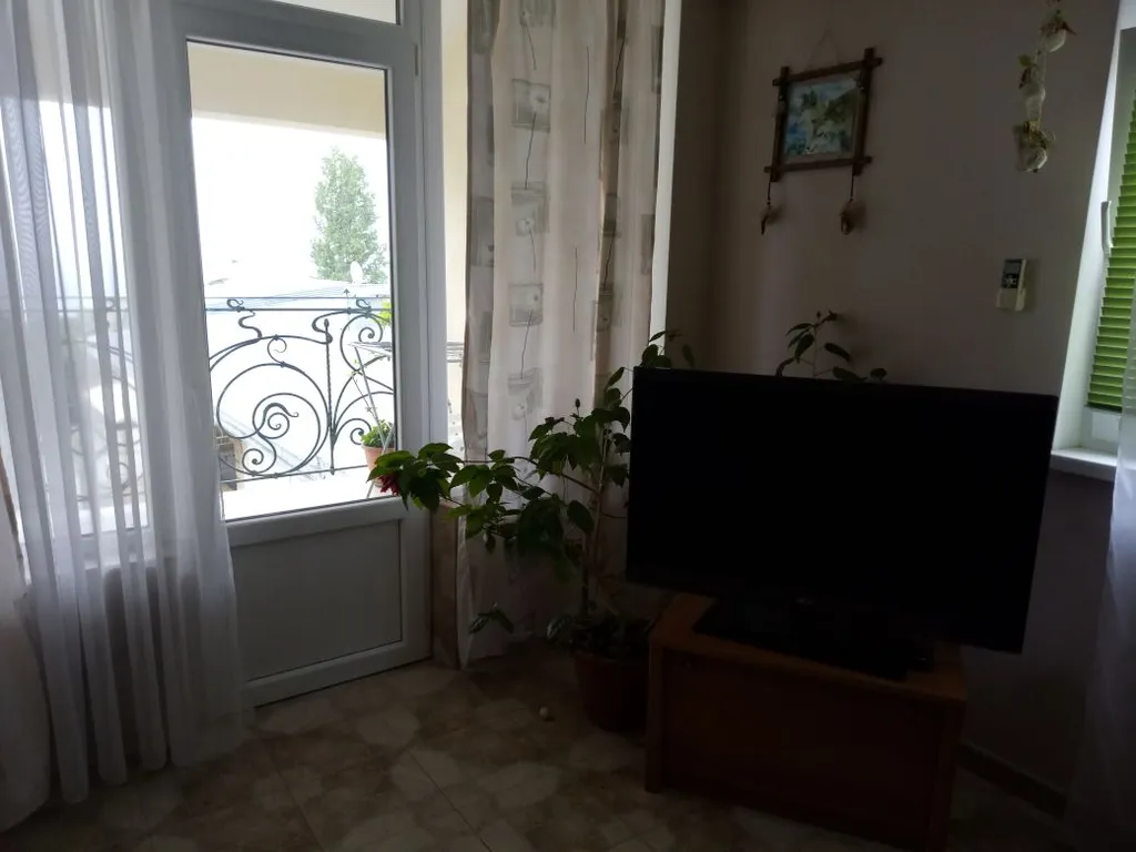 Просторная квартира в верандой и видом на море