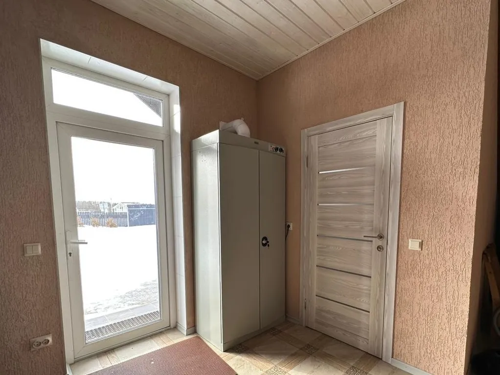 8-комнатный Дом