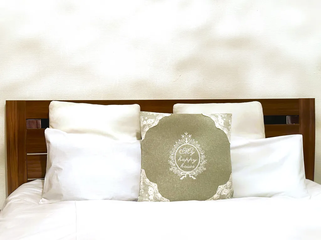 Apartment 44, spacious living area, separate kitchen & 1 bedroom