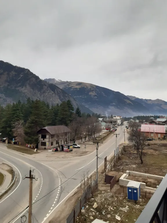 Уютная квартира с видом на горы и озеро Каракель