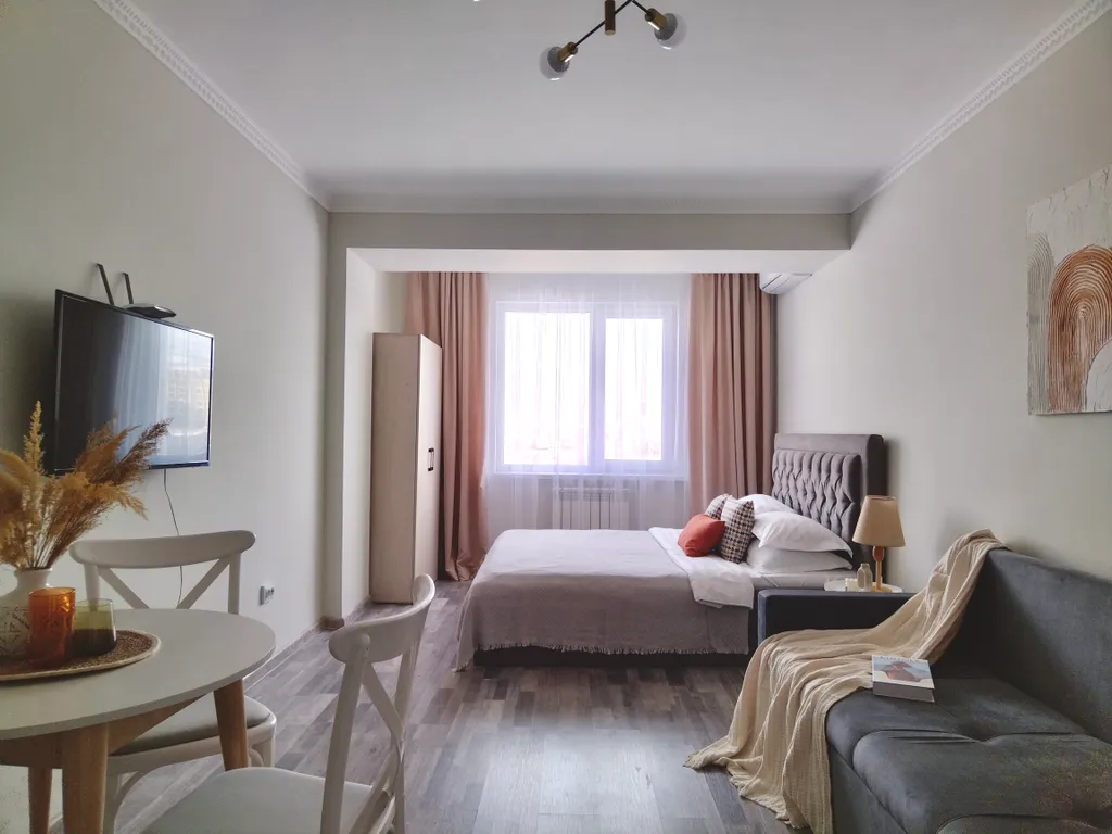 Студия КОЛОС в центре с видом на Коктобе