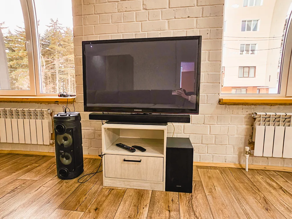 Просторный дом с баней и настольным теннисом в городе