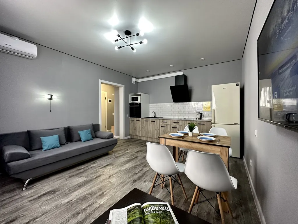 Квартира на Юркина 10