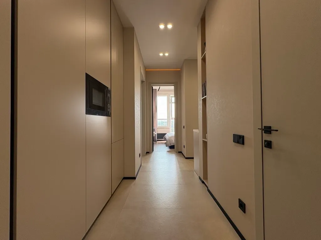 Абсолютно новая квартира в центре на набережной