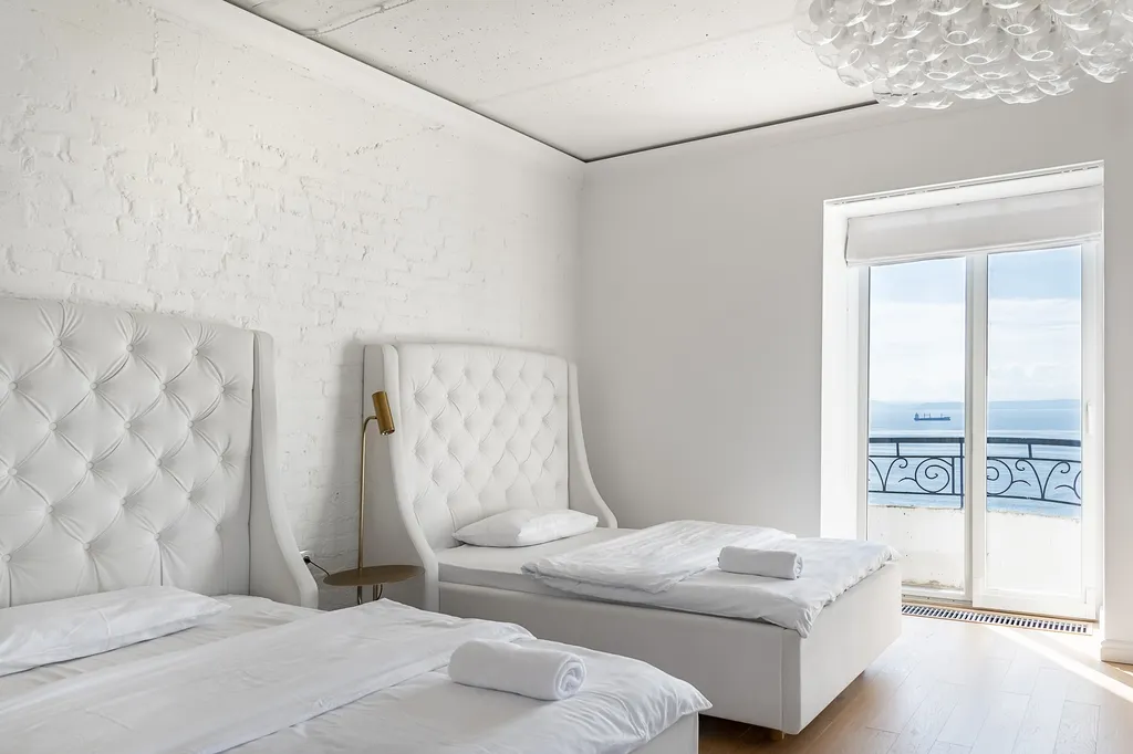 Семейная квартира на первой линии на главной набережной города