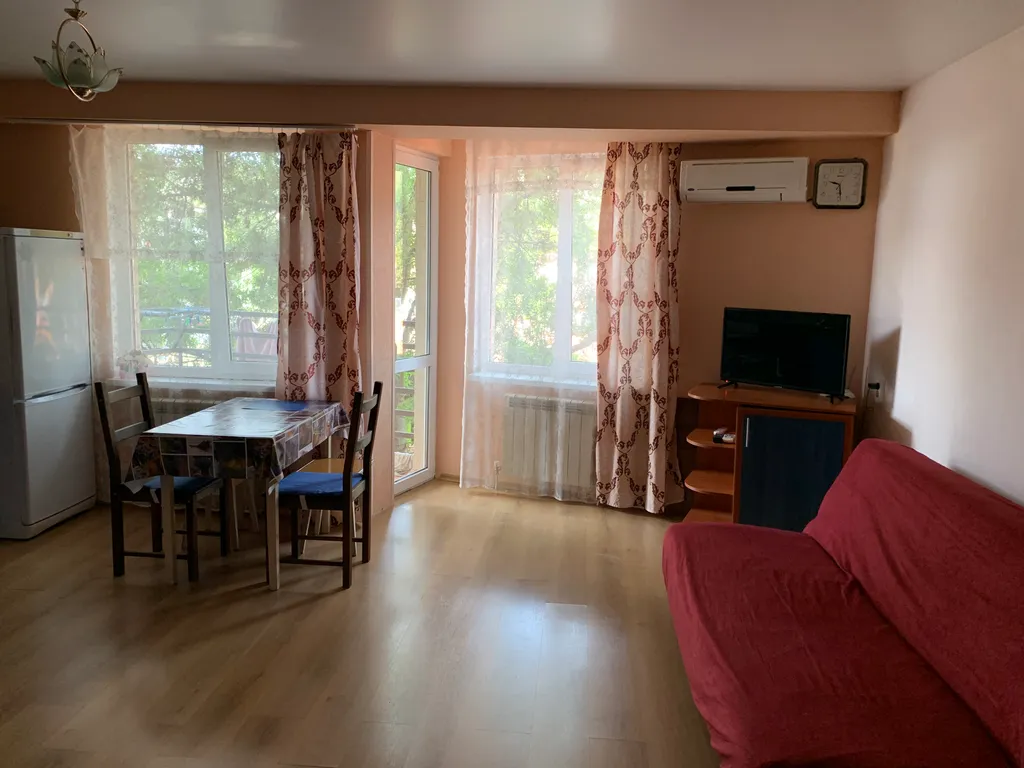 Студия в доме у моря