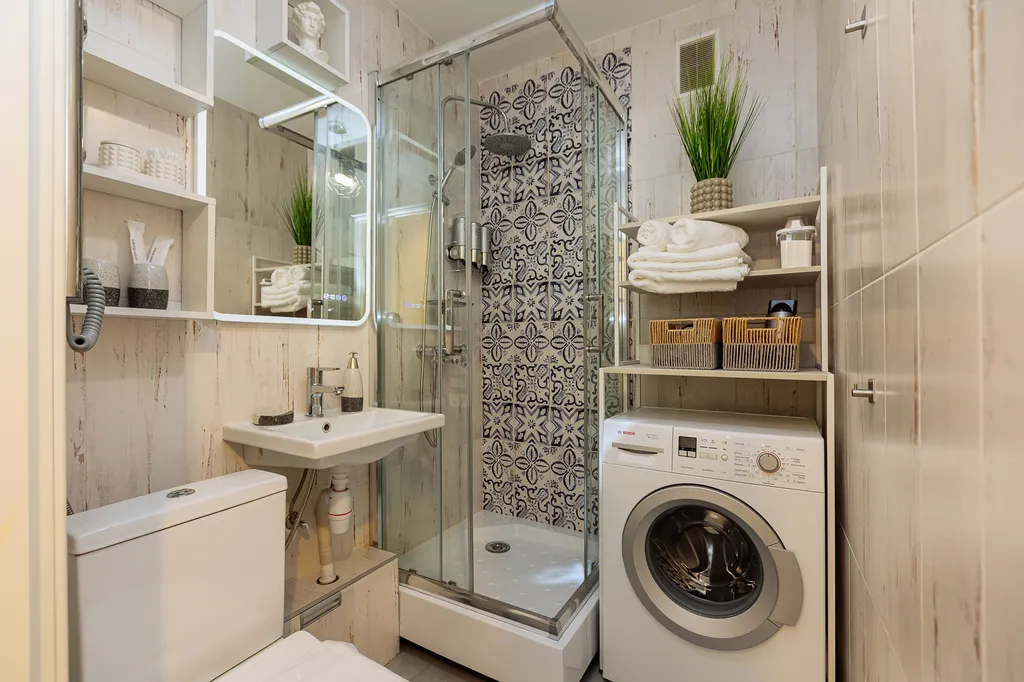 Две минуты и вы уже на Острове Канта, в самом центре Калининграда!