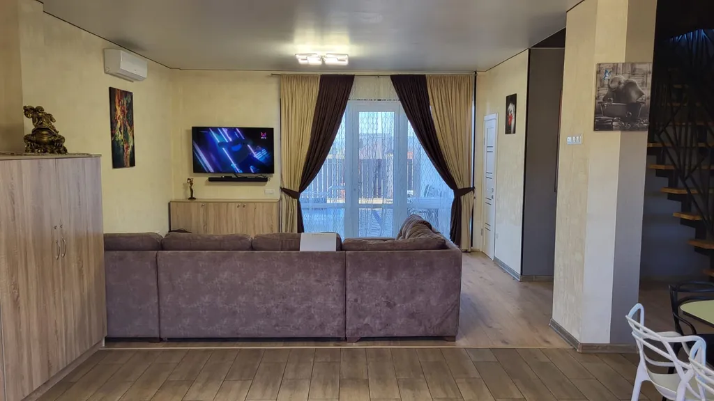 Коттедж с сауной и бассейном — аренда посуточно в Геленджик