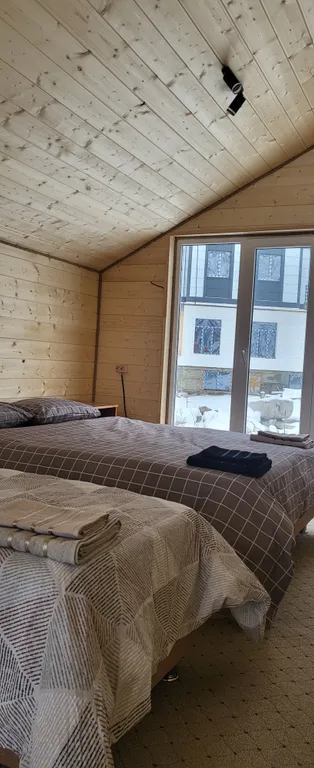 Коттедж Домик с террасой и балконом над рекой — Терскол