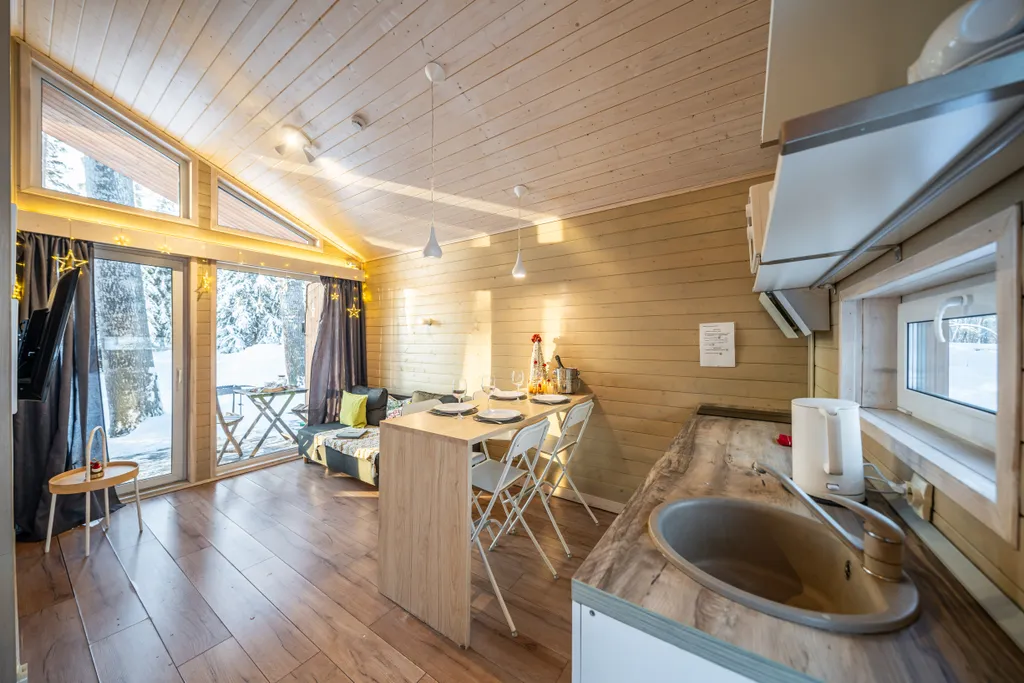 Домик с видом на лес