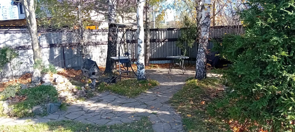 Дом с баней и бассейном