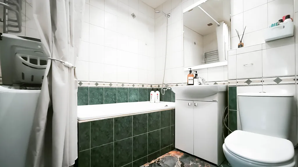 Квартира в самом центре, с огороженной парковкой.