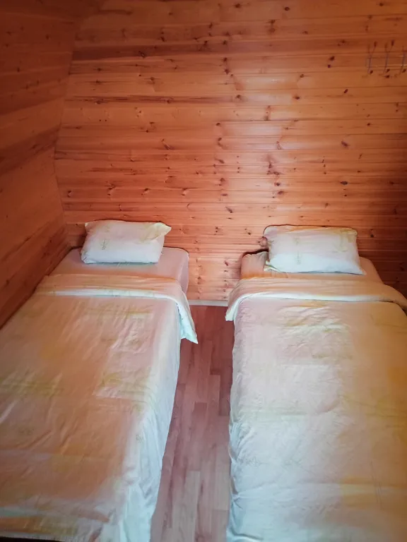 Дом на берегу Красного озера