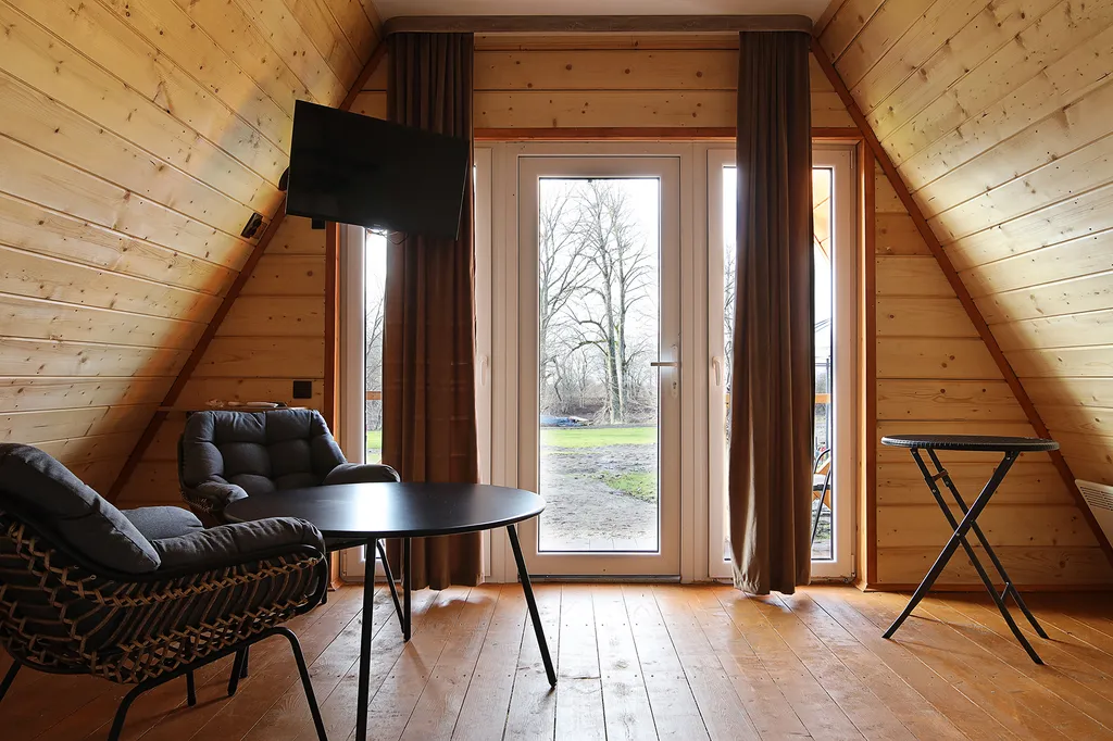 Коттедж Домик номер 1 Нивенские Озера — Калининград