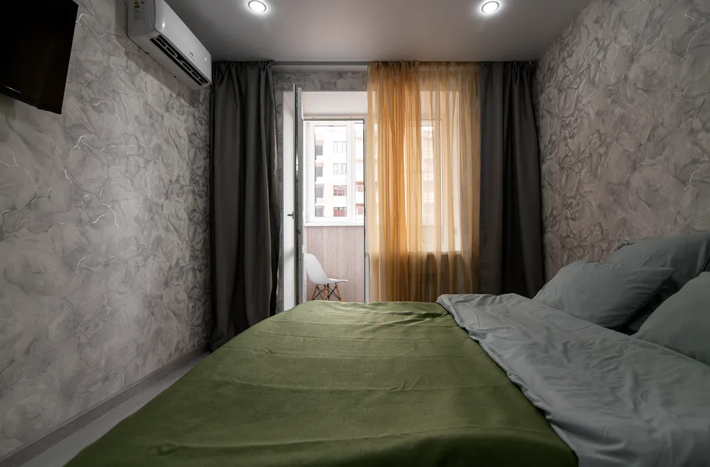 Луна в новом районе города